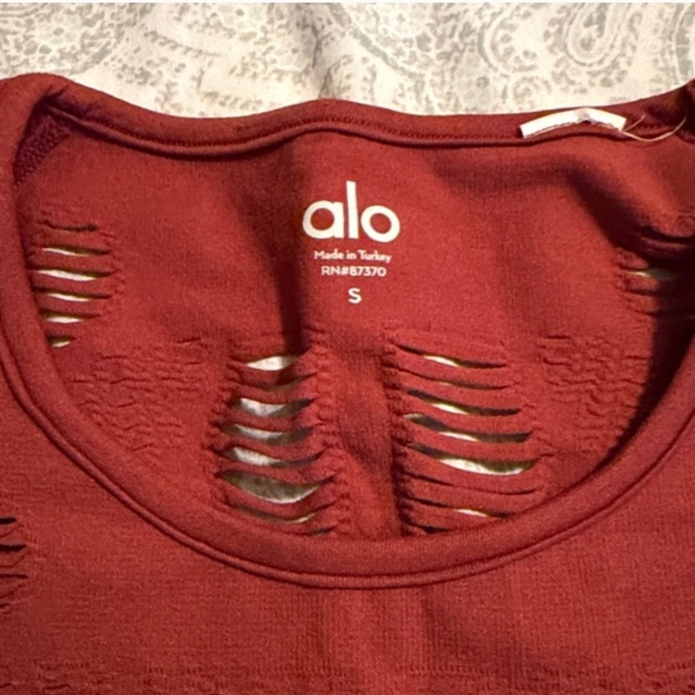 Alo Yoga Wanderer Seamless Ripped Long Sleeve - Rust - Small - Picture 3 of 11